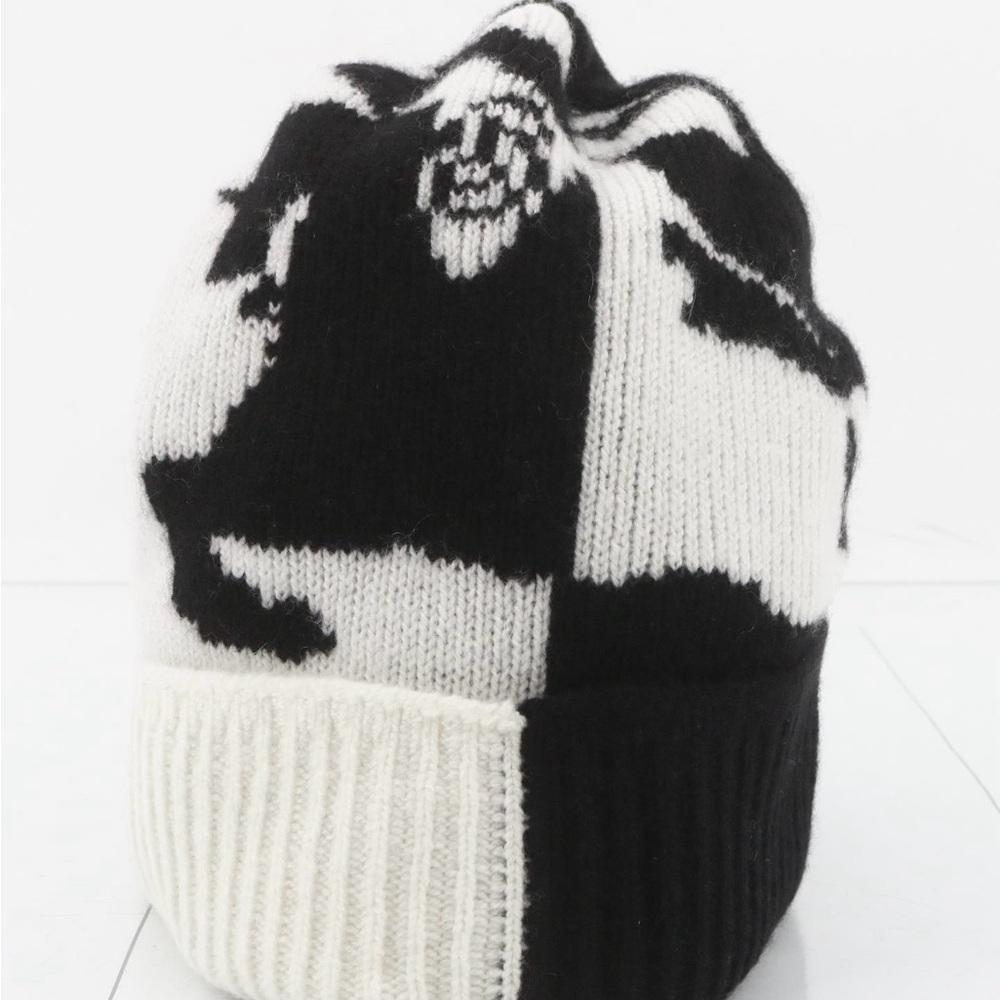 Authentic Burberry Black and White Knit Beanie